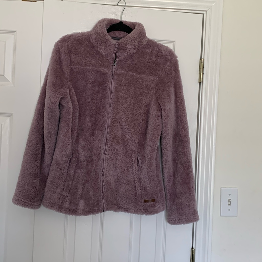 Free Country Jacket With Zippered Pockets On Front